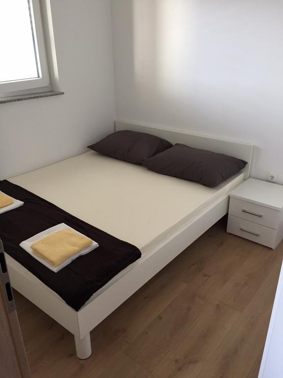 House With Sea View Apartment Drage Bagian luar foto
